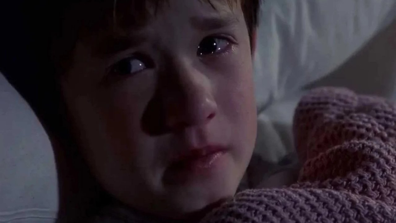 Haley Joel Osment in una scena de Il sesto senso.