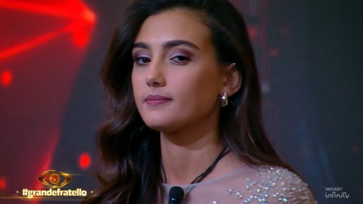 Grande Fratello, ex gieffino; ”Lorenzo il più finto, Shaila la più ipocrita. Zeudi a Verissimo? Bene così” Grande Fratello, ex gieffino; ”Lorenzo il più finto, Shaila la più ipocrita. Zeudi a Verissimo? Bene così”