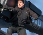 Tom Cruise mangia una dozzina di uova prima di lanciarsi da un aereo a 190 km/h: 'Brucio molte calorie'
