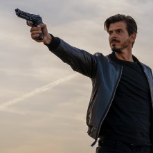 Malamore: Antonio Orlando in una scena d'azione