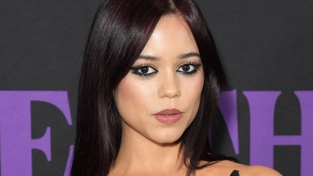Jenna Ortega da Movieplayer.it jenna ortega e robert de niro star di shutout il nuovo film diretto da david o russell