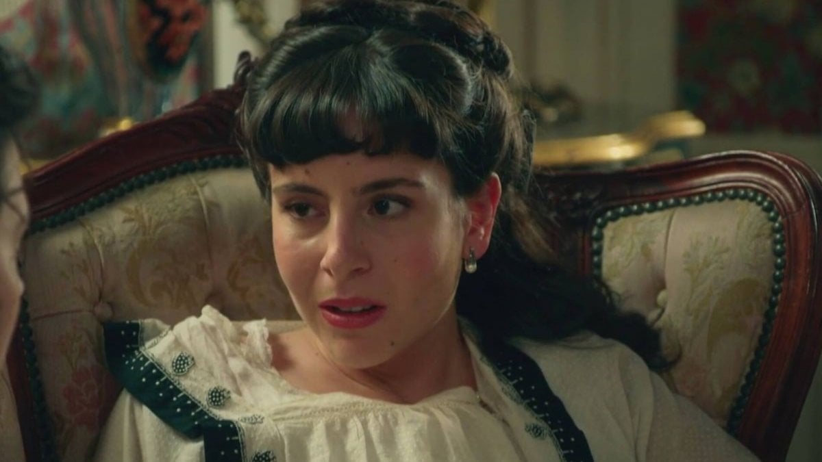 La Promessa, anticipazioni 7 maggio 2025: Julia resta alla tenuta per restaurare il ritratto di Carmen La Promessa, anticipazioni 7 maggio 2025: Julia resta alla tenuta per restaurare il ritratto di Carmen