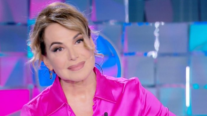 Barbara D'Urso, si avvicina il ritorno in tv: la Rai la vuole per risollevare gli ascolti del pomeriggio