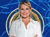 Simona Ventura e l'ennesimo ritorno all'Isola. Da regina a opinionista, storia di un amore naufragato