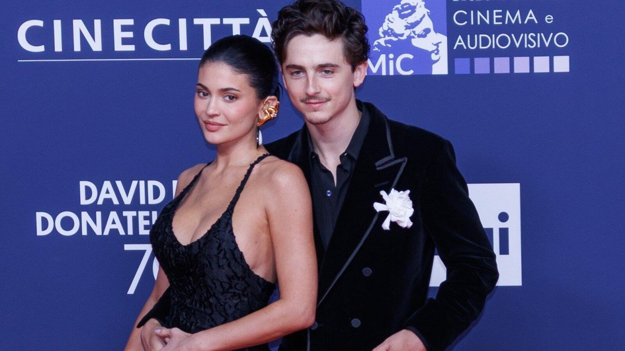 Timothée Chalamet e Kylie Jenner infiammano il red carpet dei David di Donatello 2025: le foto della coppia