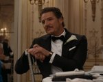 Pedro Pascal e Chris Evans rivali in amore per conquistare Dakota Johnson nel nuovo trailer di Materialists