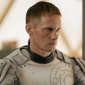 Murderbot. Alexander Skarsgård durante una sequenza della serie.