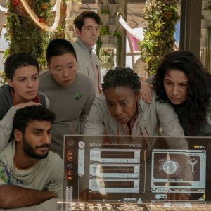 Murderbot. Il cast in una scena della serie.