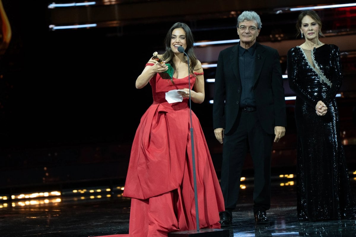 David di Donatello 2025: una premiazione forse scombinata, ma anche militante, commossa e anti militarista David di Donatello 2025: una premiazione forse scombinata, ma anche militante, commossa e anti militarista