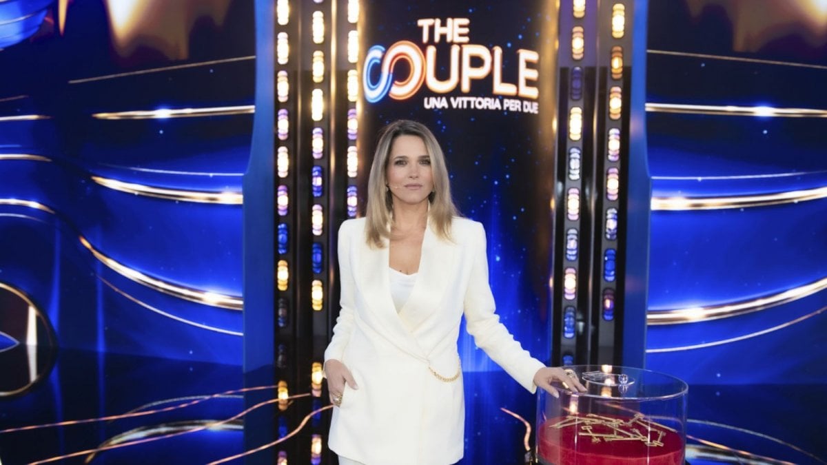 The Couple, Francesca Barra reagisce alla chiusura improvvisa: "Dietro ci sono tante persone e tanto impegno" The Couple, Francesca Barra reagisce alla chiusura improvvisa: "Dietro ci sono tante persone e tanto impegno"
