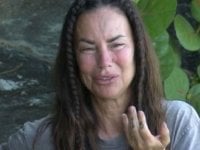L'Isola dei Famosi 2025, Antonella Mosetti piange e pensa al ritiro: 'sto male da anni'