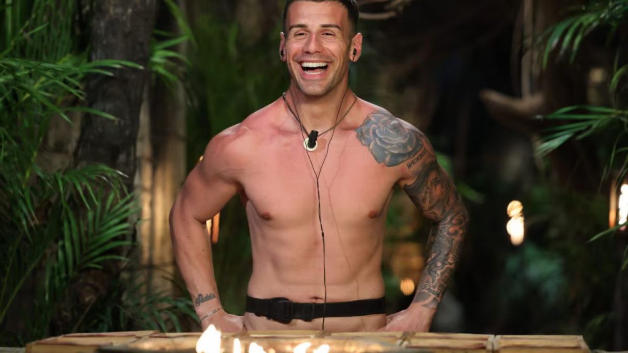 Angelo Famao durante la prima puntata de L’Isola dei Famosi 2025