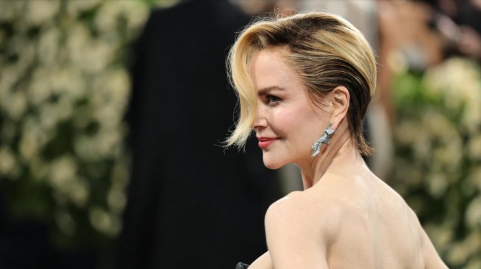 Nicole Kidman esclude i figli avuti con Tom Cruise da un post sulla Festa della Mamma