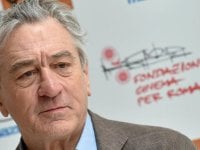 Robert De Niro riceve la Palma d'oro alla carriera a Cannes e attacca Trump: 'L'arte non ha prezzo'