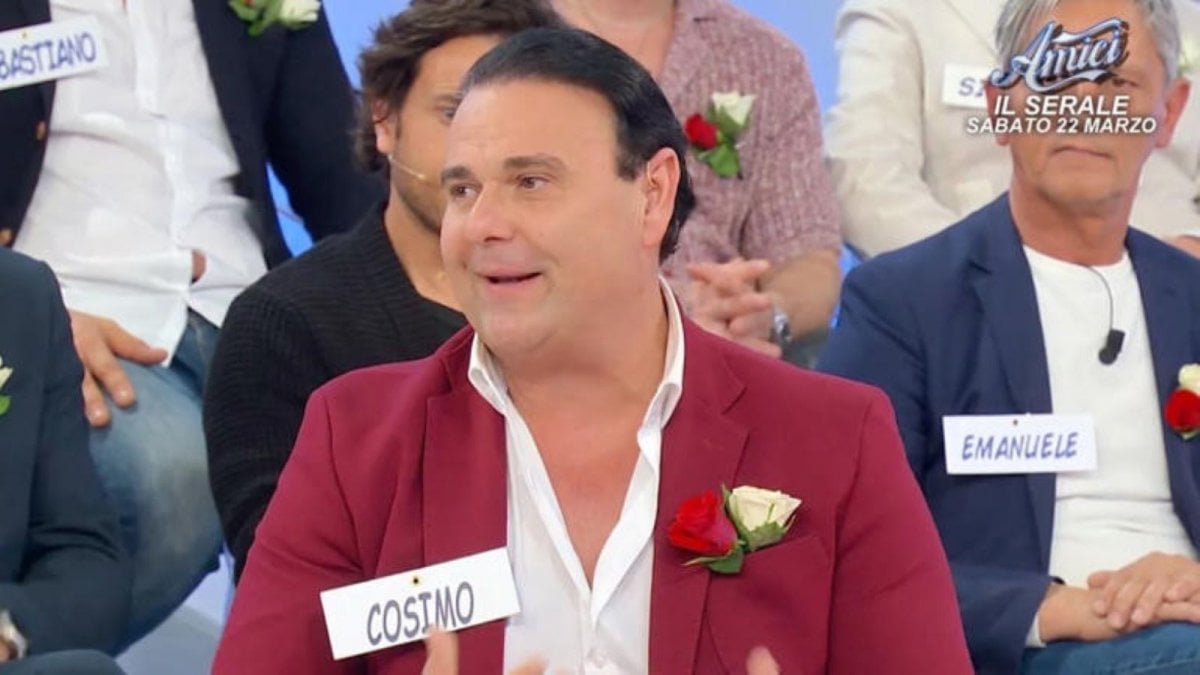 Uomini e Donne, Cosimo Dadorante sorprende: "Sento ancora Tina, magari ci rivedremo" Uomini e Donne, Cosimo Dadorante sorprende: "Sento ancora Tina, magari ci rivedremo"