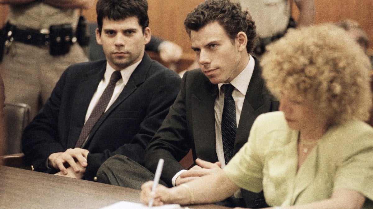 menendez ridotta la pena dei fratelli ecco quando potranno uscire di prigione da Movieplayer.it menendez ridotta la pena dei fratelli ecco quando potranno uscire di prigione