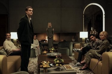 Nove Perfetti Sconosciuti Scena Gruppo Seconda Stagione Serie Tv Prime Video