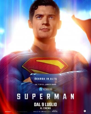Superman: David Corenswet in posa nella locandina ufficiale