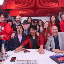 Fiorello e il cast di Viva Rai 2