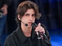 Amici 24, Nicolò e Jacopo Sol si ritrovano: i video della reunion che chiude le polemiche
