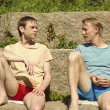 Sex: Thorbjørn Harr e Jan Gunnar Røise seduti vicino al laghetto