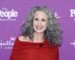 Andie MacDowell rivela l'incredibile cambio di look sul red carpet di Cannes 2020