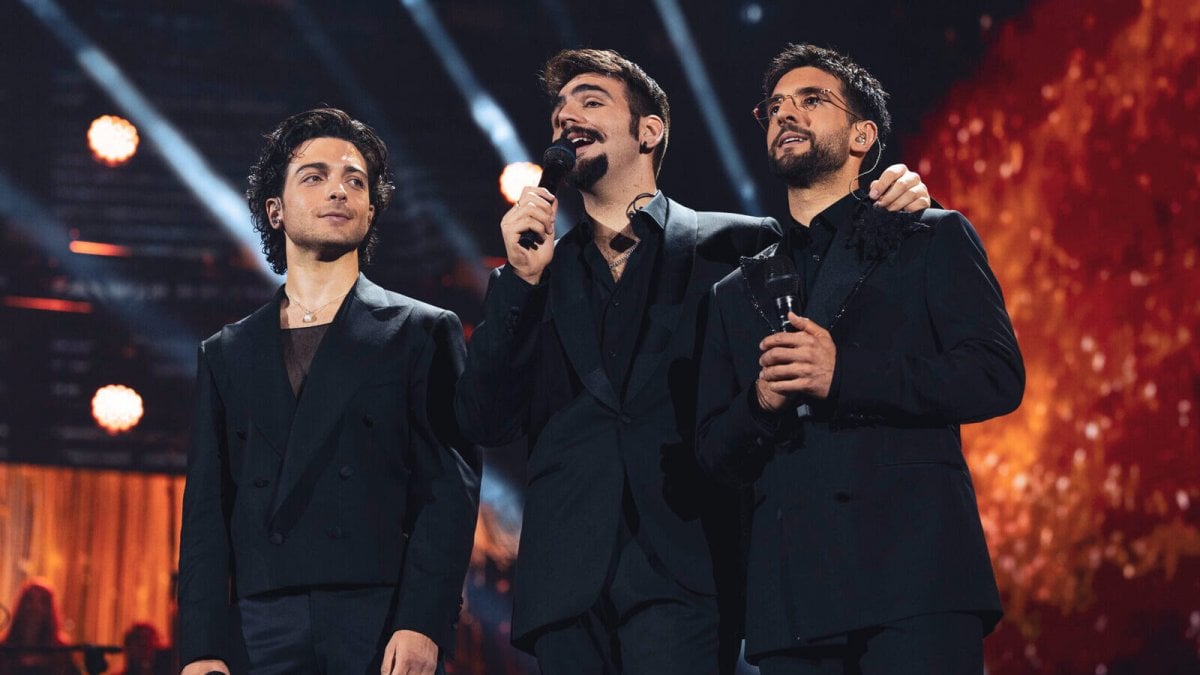 Il Volo, stasera su Canale 5 la prima puntata di Tutti per uno Viaggio nel tempo: chi sono gli ospiti Il Volo, stasera su Canale 5 la prima puntata di Tutti per uno Viaggio nel tempo: chi sono gli ospiti