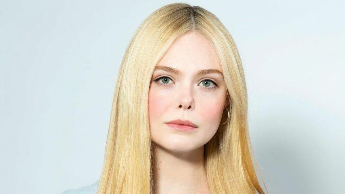 hunger games l alba della mietitura elle fanning entra nel cast come effie trinket