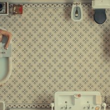 La Trama Fenicia: Benicio Del Toro nella vasca da bagno