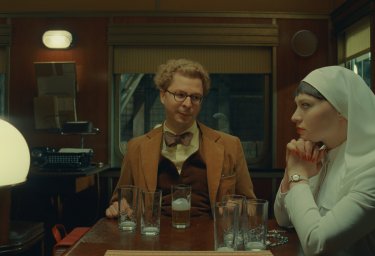 La Trama Fenicia Michael Cera Mia Threapleton
