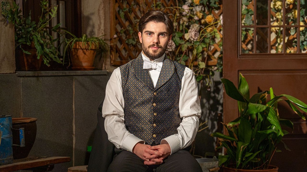 Jorge Casat nei panni di Marcelo