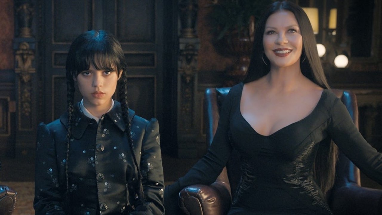 Mercoledì 2, Jenna Ortega e Catherine Zeta-Jones in una scena