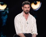 Michele Morrone a Belve: 'Drogato da un'ex per un anno e mezzo con pozioni d'amore'