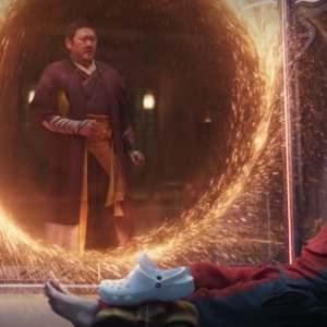 She-Hulk. Tim Roth e Benedict Wong nella scena post-credits della serie.