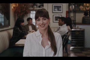 Material Love - Trailer italiano del film con Dakota Johnson, Chris Evans e Pedro Pascal