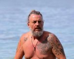 Isola dei Famosi, Mirko Frezza attacca Adinolfi: 'Sta a mollo come un ippopotamo e rompe'