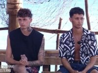 L'Isola dei Famosi 2025, fuga di massa in diretta: tre concorrenti abbandonano il reality