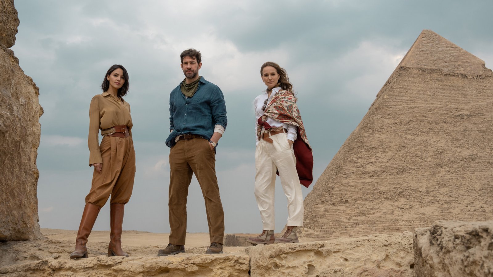 Eiza Gonzales, John Krasinski e Natalie Portman in Egitto