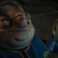 Lilo & Stitch. Peakley e Jumba in una scena del live action.