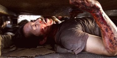 The Walking Dead Steven Yeun Salto Dello Squalo Serie Tv
