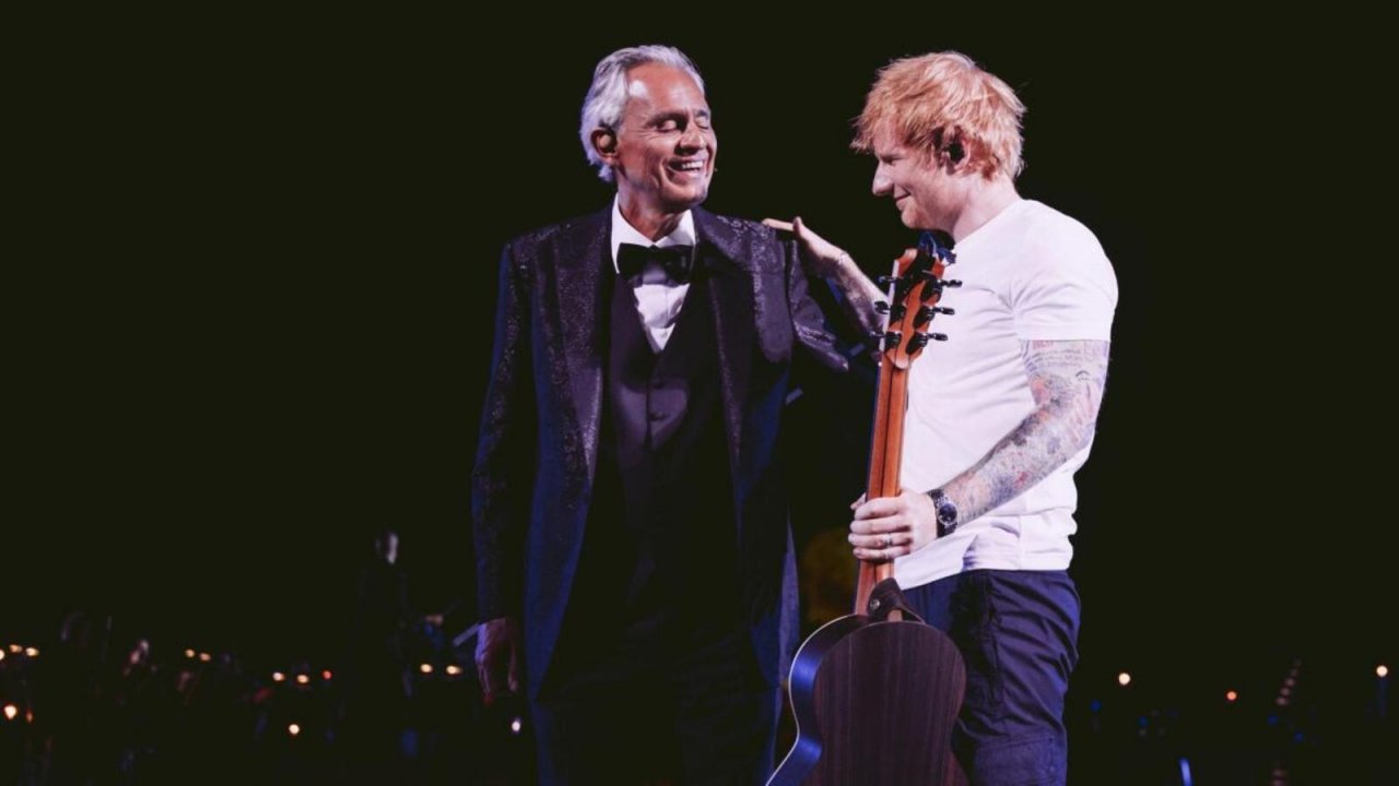 Andrea Bocelli, stasera su Canale 5 la prima serata evento per i 30 anni di carriera: la scaletta e gli ospiti