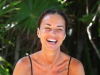 L'Isola dei Famosi 2025, Antonella Mosetti con Nunzio e Spadino: balli e polemiche social, ecco cosa succede
