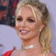 Britney Spears fuma in aereo e scatena il caos: “Pensavo fosse uno di quelli in cui si poteva!”