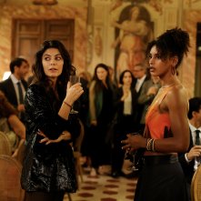 Doppio gioco. Alessandra Mastronardi e Kyshan Wilson in una scena della serie.