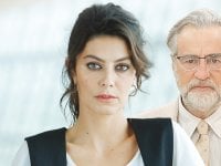 Doppio Gioco, la recensione: una spy story che prova a bluffare, senza riuscirci