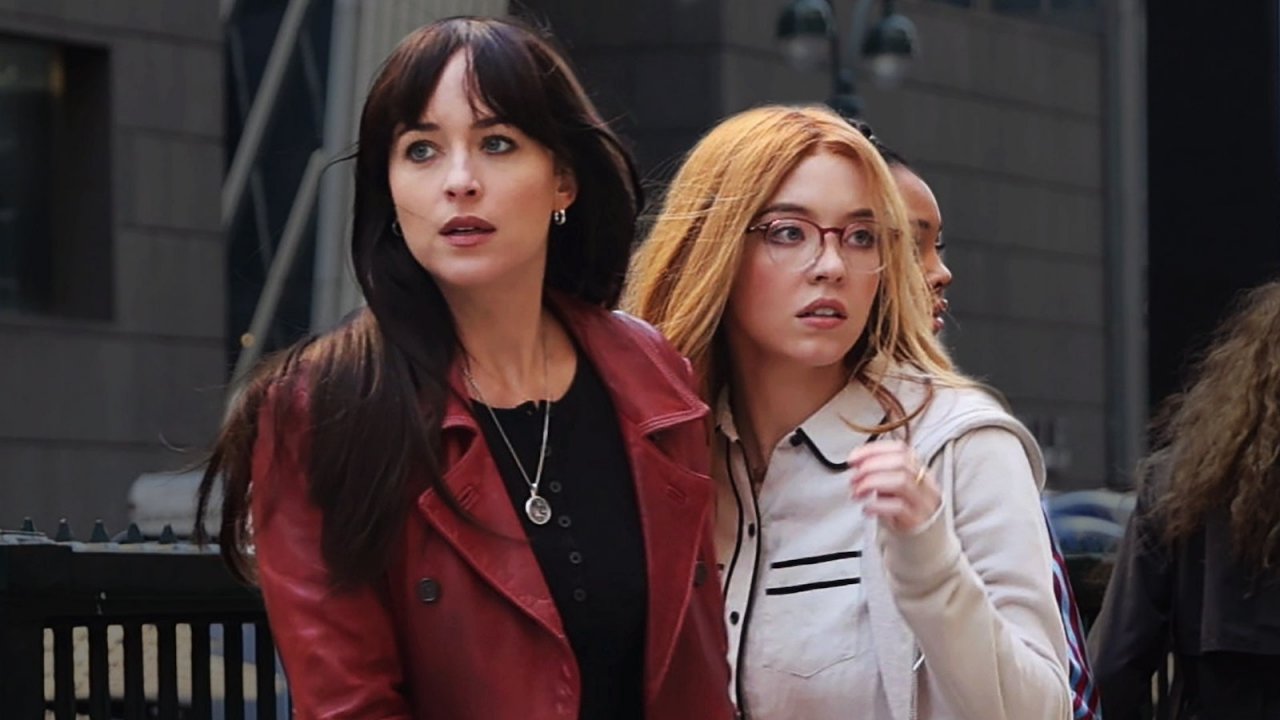 Madame Web, Dakota Johnson e Sydney Sweeney in una scena