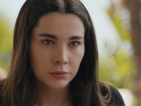 Tradimento, anticipazioni 27 maggio: Oylum minaccia Mualla, Selin si vendica di Tolga
