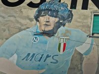 Bostik La bodega de D10S, la recensione del documentario che ci porta a Napoli, tra i suoi vicoli e Maradona