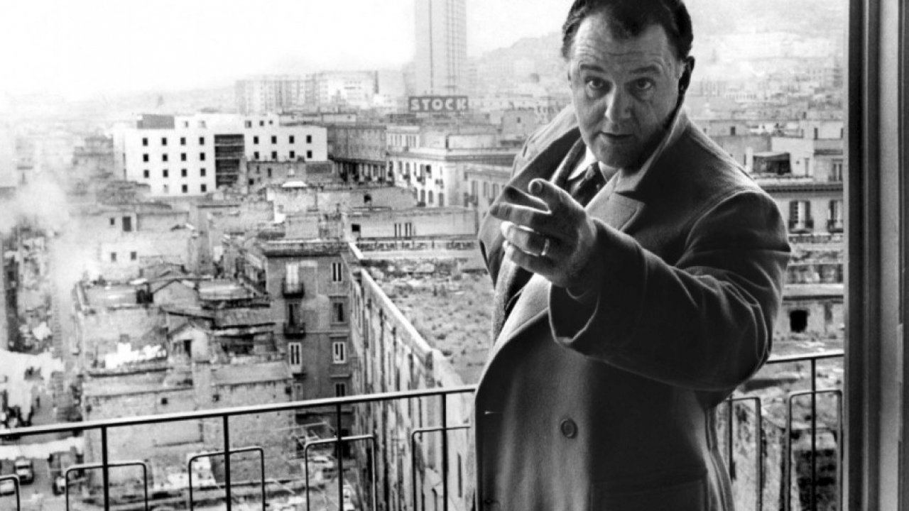 Rod Steiger in una scena de Le mani sulla città