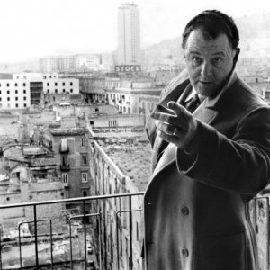 Rod Steiger in una scena di Le mani sulla città